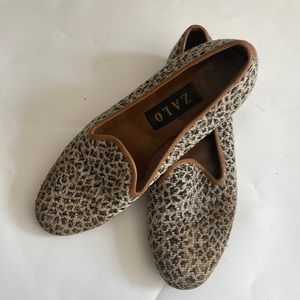 VINTAGE Zalo Cheetah Print Needlepoint Tan Leather Slip On Flat Loafer 7.5 M